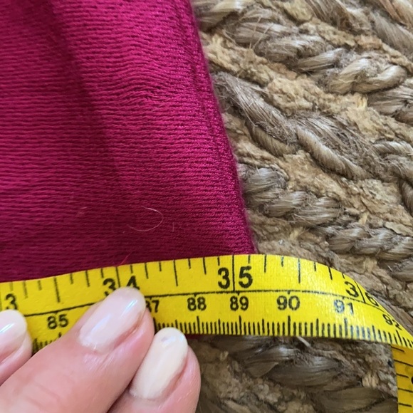 Scarf/wrap in raspberry color, soft and light - Picture 4 of 5